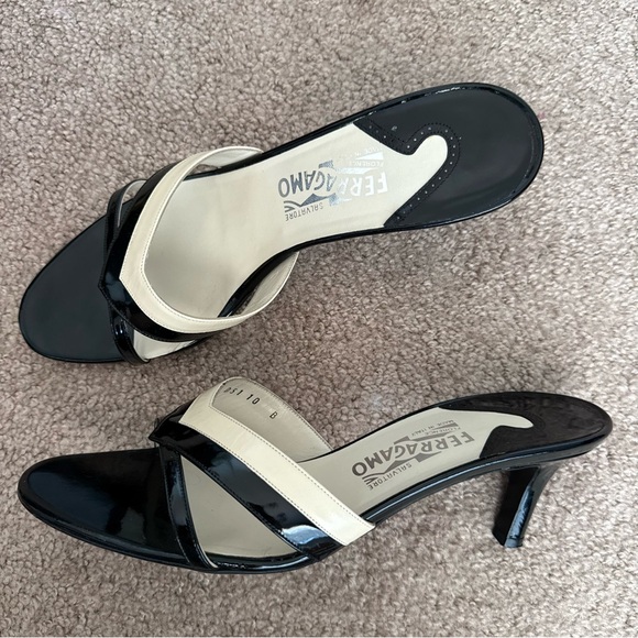 Salvatore Ferragamo Patent Leather Slides Sandals Two Tone Kitten Heel - Picture 2 of 12